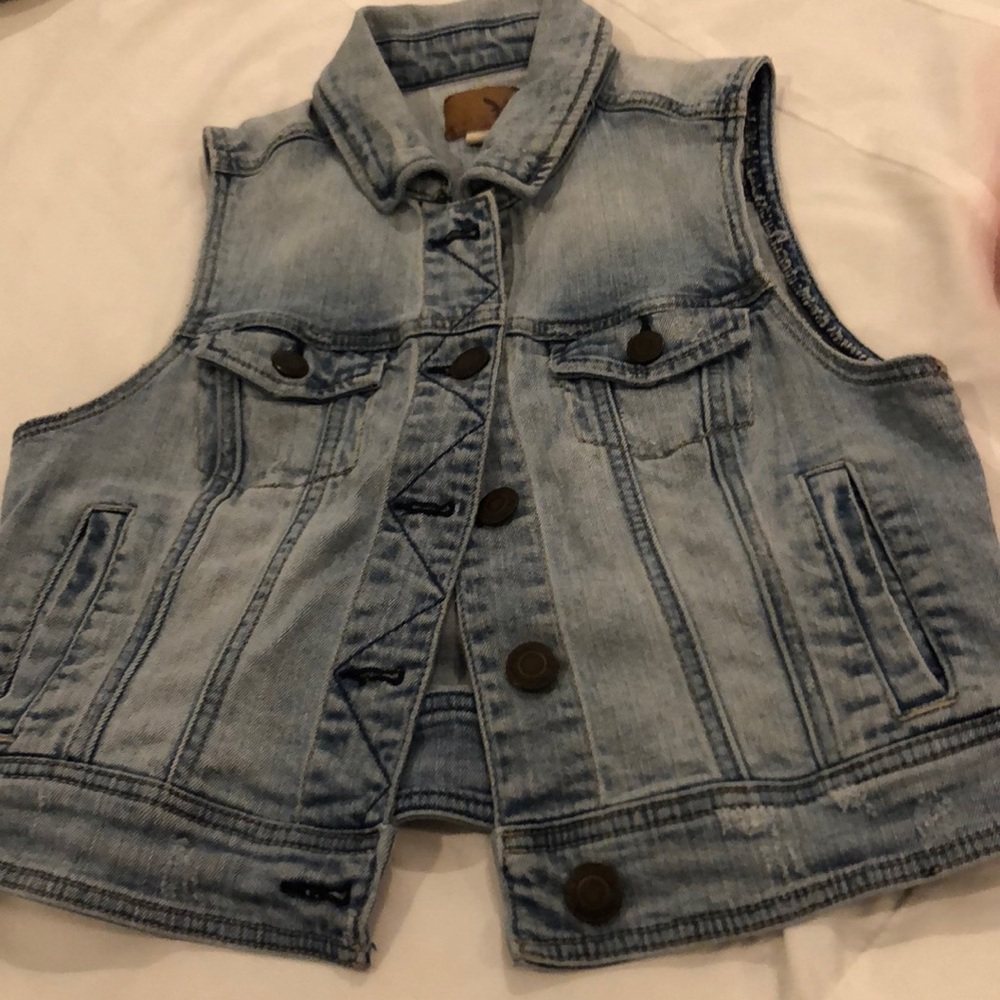AE denim vest